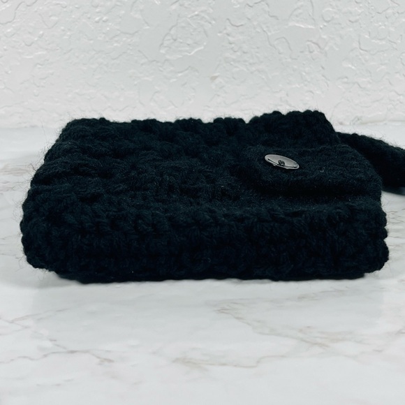 Black Crochet Wristlet Bag - Picture 5 of 11